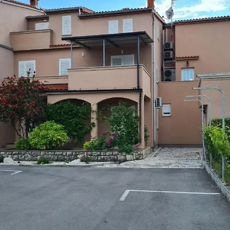 Apartments Ivanovski Rab Town Exterior photo