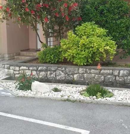 Apartments Ivanovski Rab Town Exterior photo