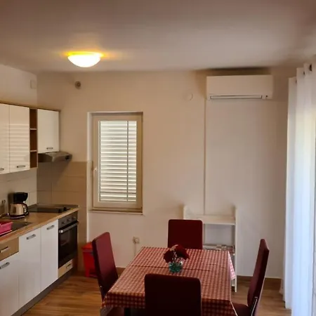 Apartments Ivanovski Rab Town Exterior photo